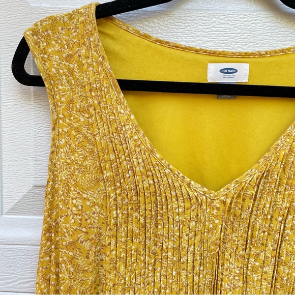 NWOT Old Navy mustard floral midi dress size Medium. Small pleating  on chest. - Picture 2 of 9